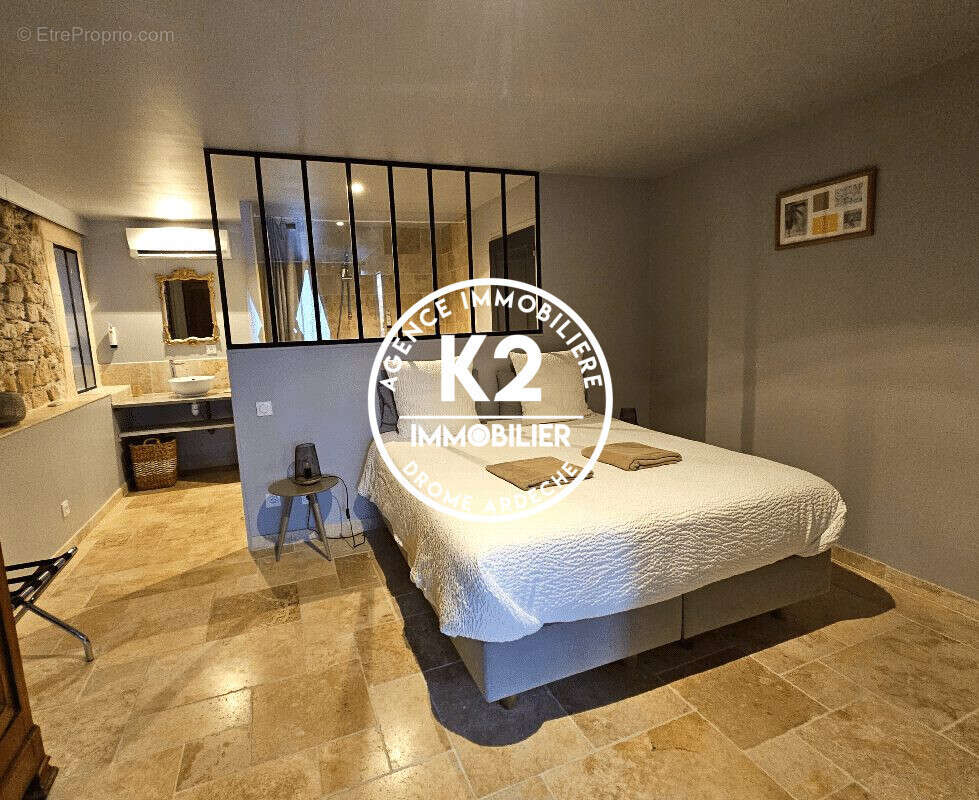 Maison à ROCHEFORT-EN-VALDAINE