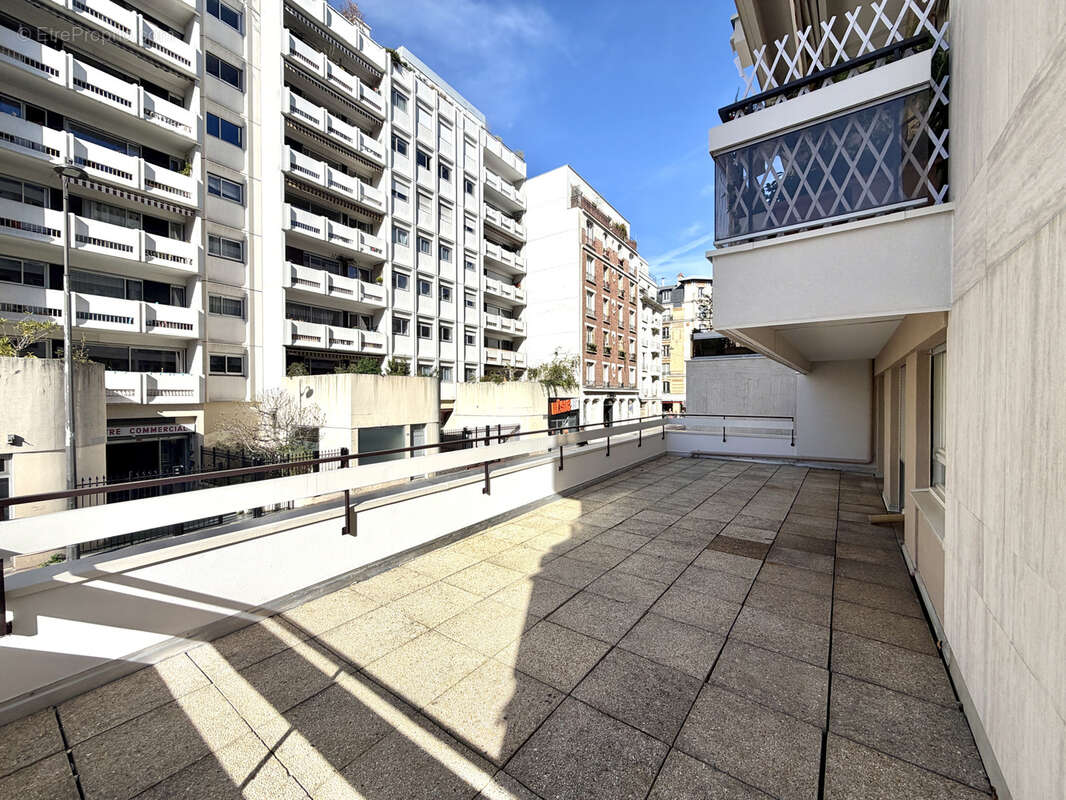 Appartement à PARIS-20E