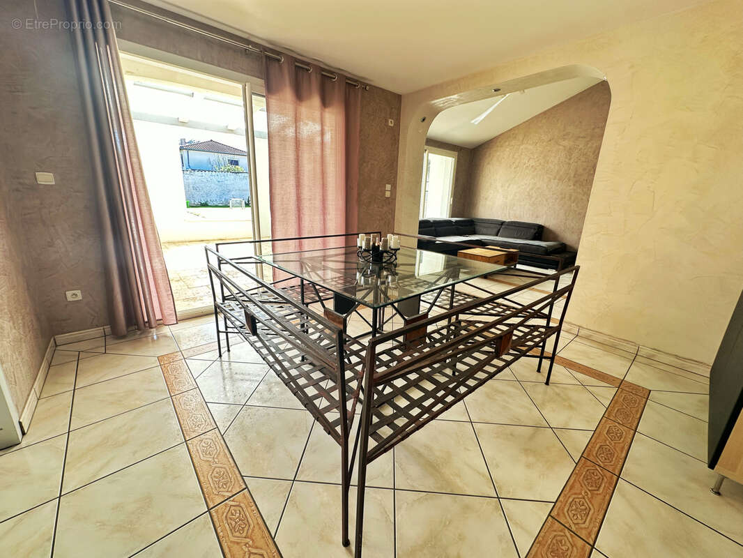 Maison à PIERRE-BENITE