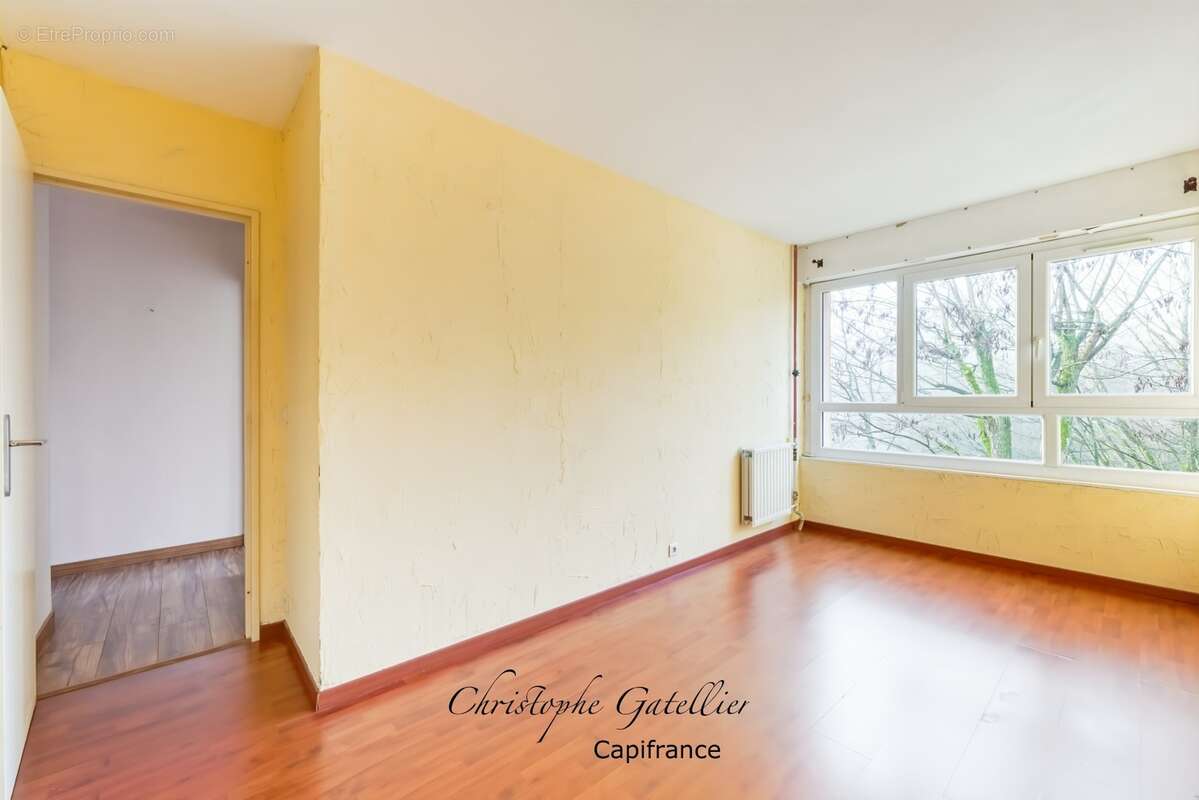 LES COUDRAYS - Appartement 3 pièces lumineux – 2ème étage avec ascenseur – Vue parc – Résidence sécurisée – Élancourt - photo 7