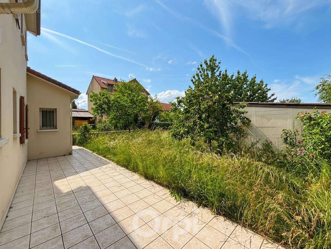 Maison à BESSINES-SUR-GARTEMPE