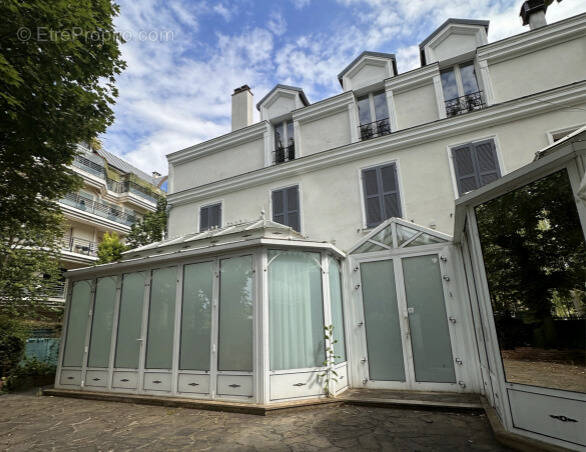Maison à NEUILLY-SUR-SEINE