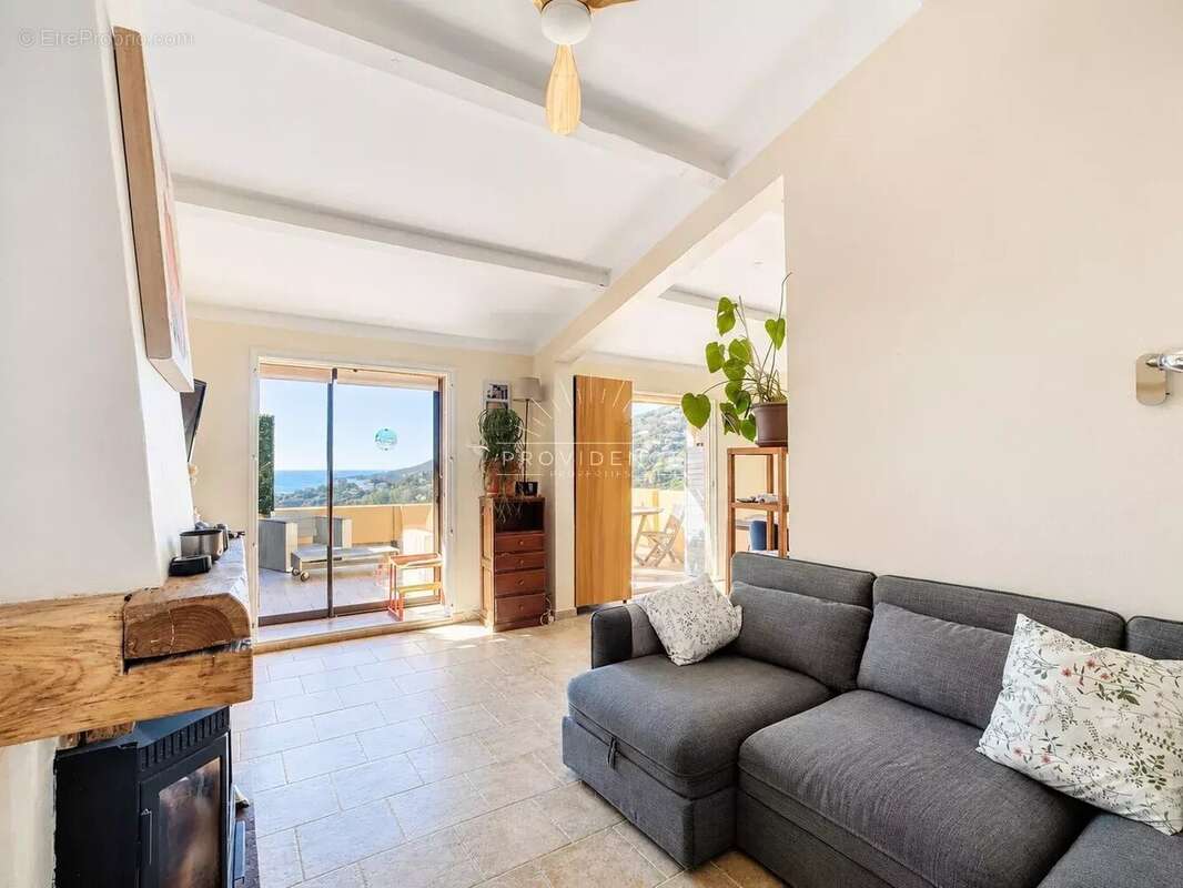 Appartement à THEOULE-SUR-MER