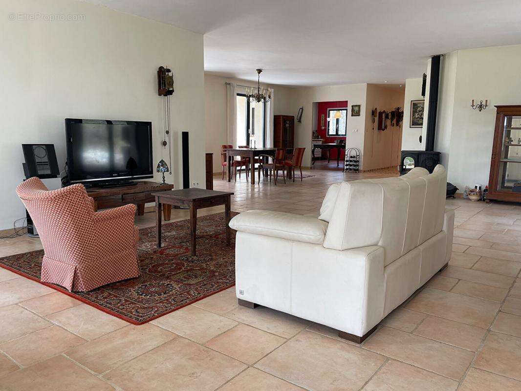 Maison à SALVIAC