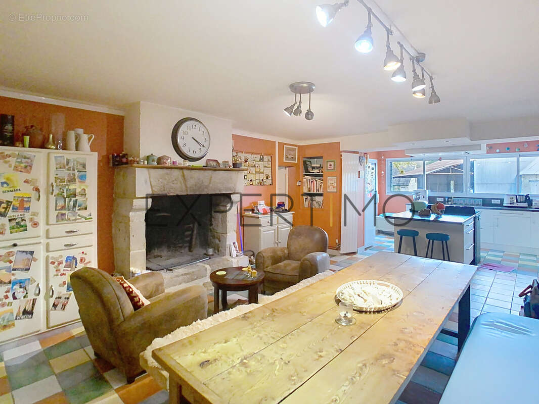 Maison à MONTS-EN-BESSIN