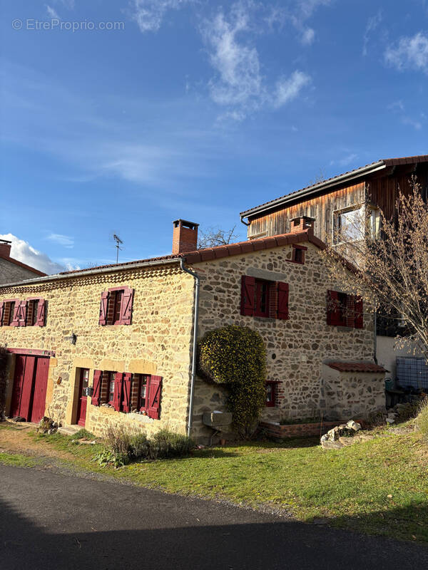 Maison à SAINT-ETIENNE-SUR-USSON