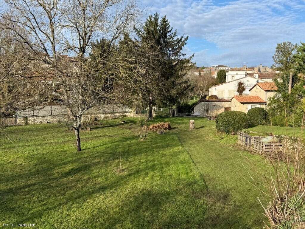 Maison à RUFFEC