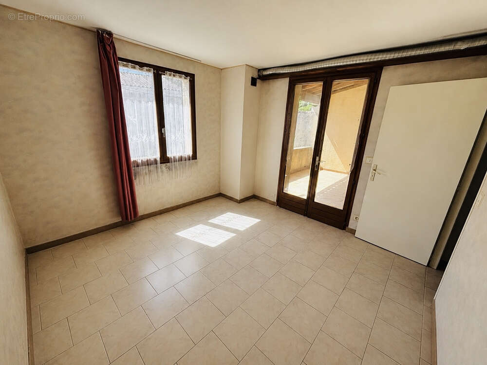 Maison 5 pièces avec Mazet totalisant 155m2 sur une parcelle de 500m2 - photo 13