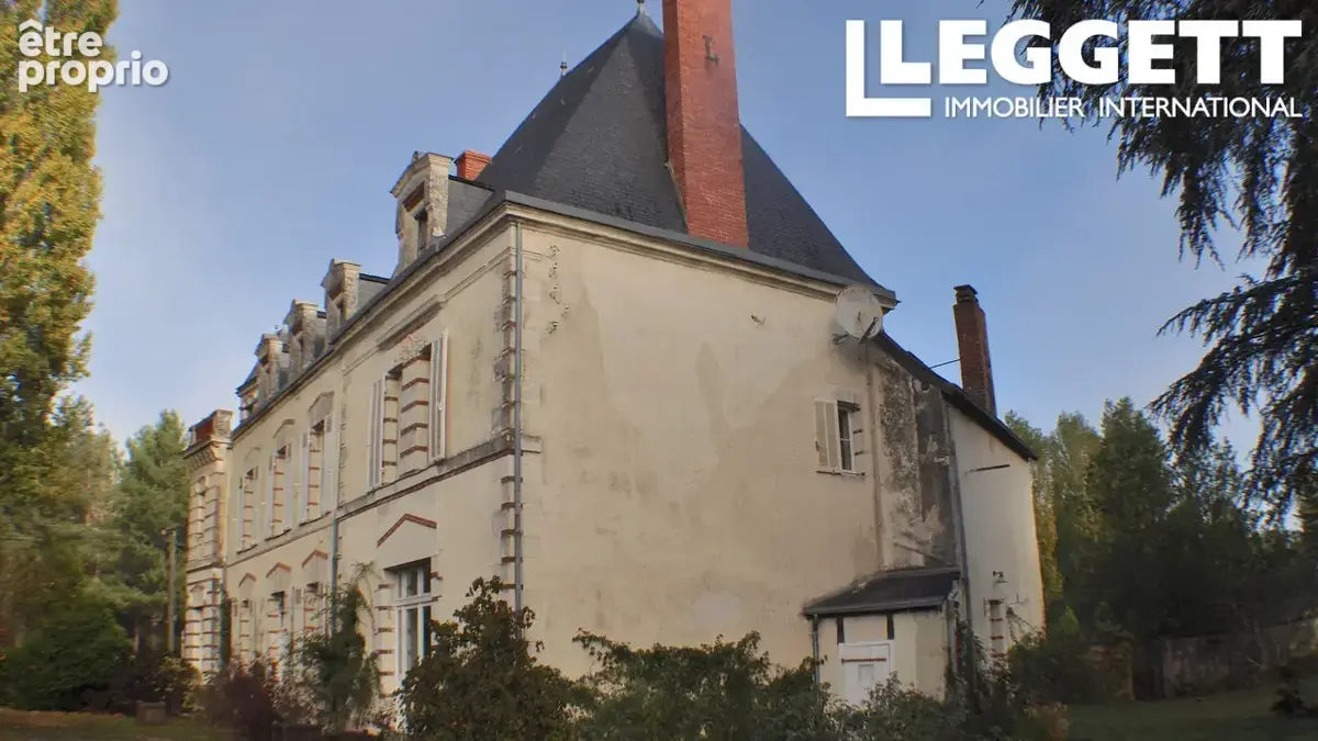 Grande « maison de maître » en bon état, idéalement située pour accéder à Saumur et à ses environs - photo 4