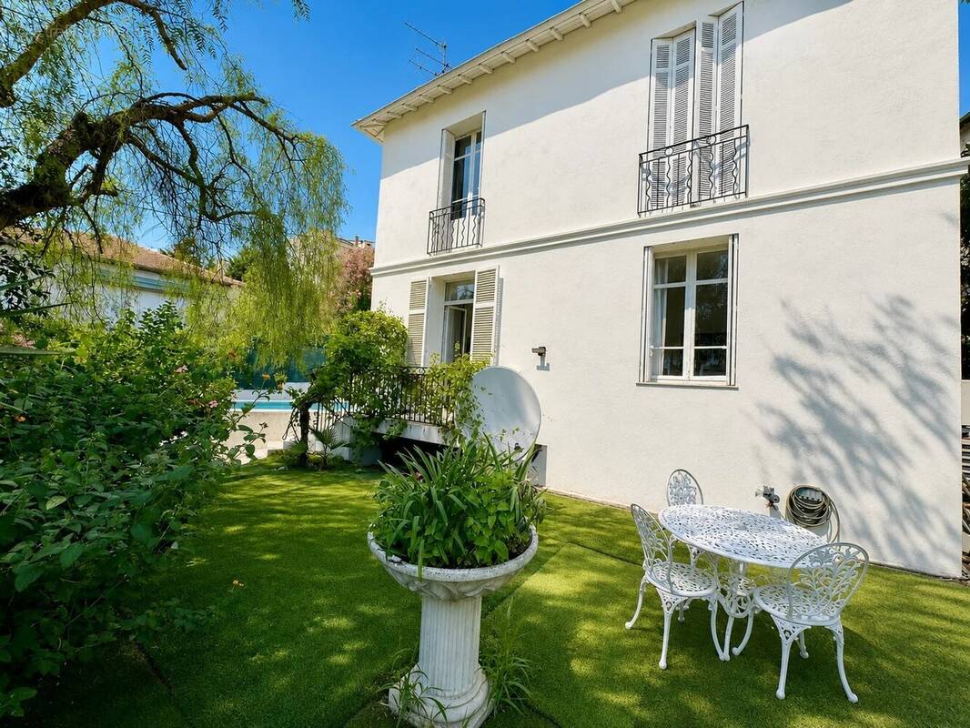 Maison 7 pièces 180 m² · à Cannes · 180 m² · 1 375 000 €