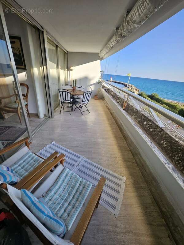 Appartement à VILLENEUVE-LOUBET