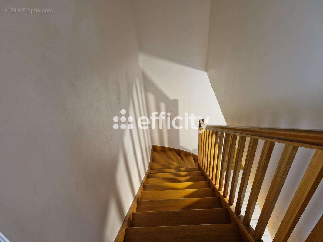 Maison à COLLONGES-AU-MONT-D&#039;OR