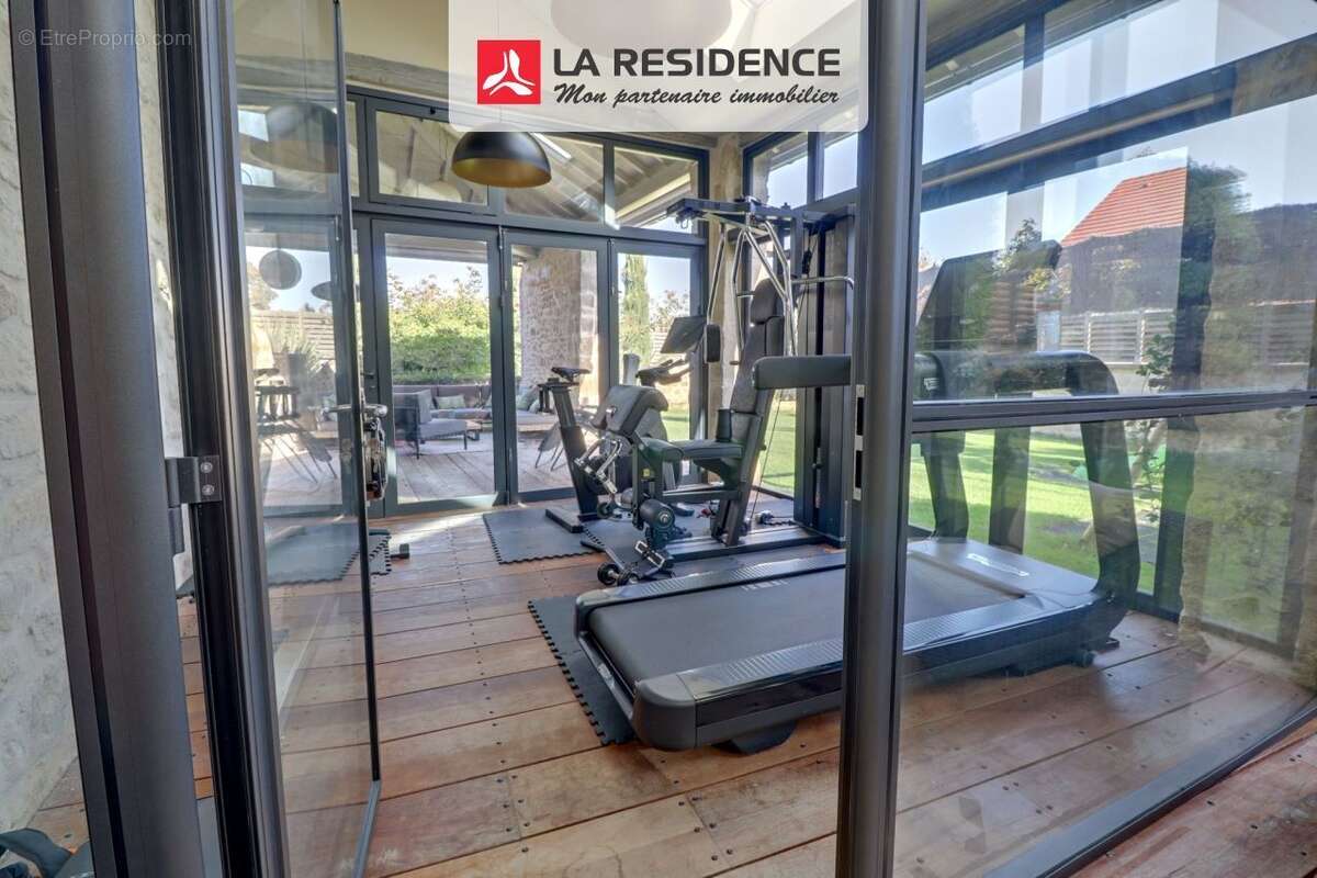 Maison à JOUY-LE-MOUTIER