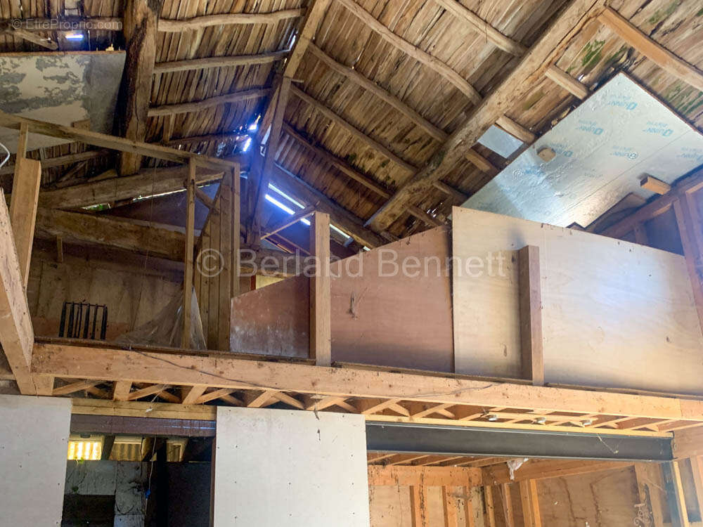 Terrain à SAUZE-VAUSSAIS