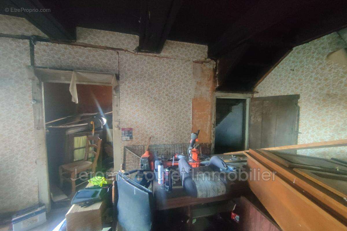 Maison à MONTAIGNAC-SAINT-HIPPOLYTE