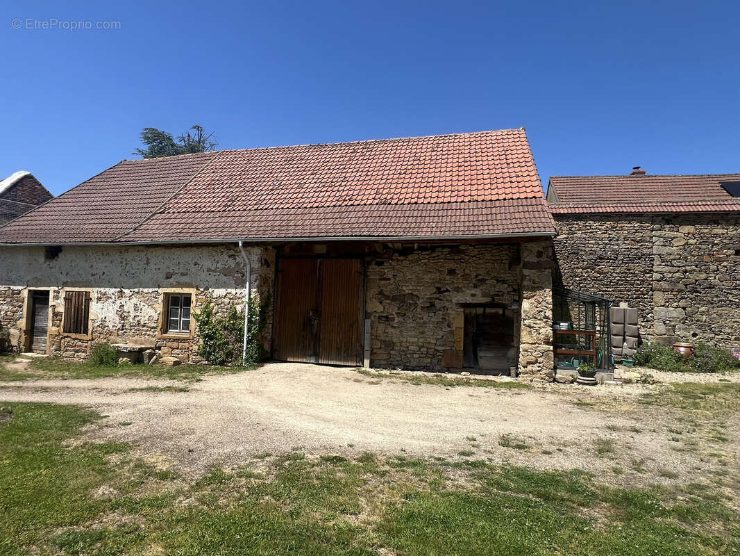 Maison à CHAROLLES