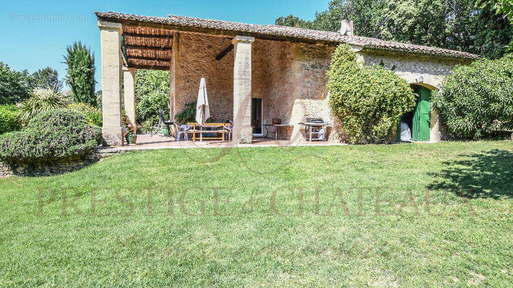 Maison à SAINTE-CECILE-LES-VIGNES