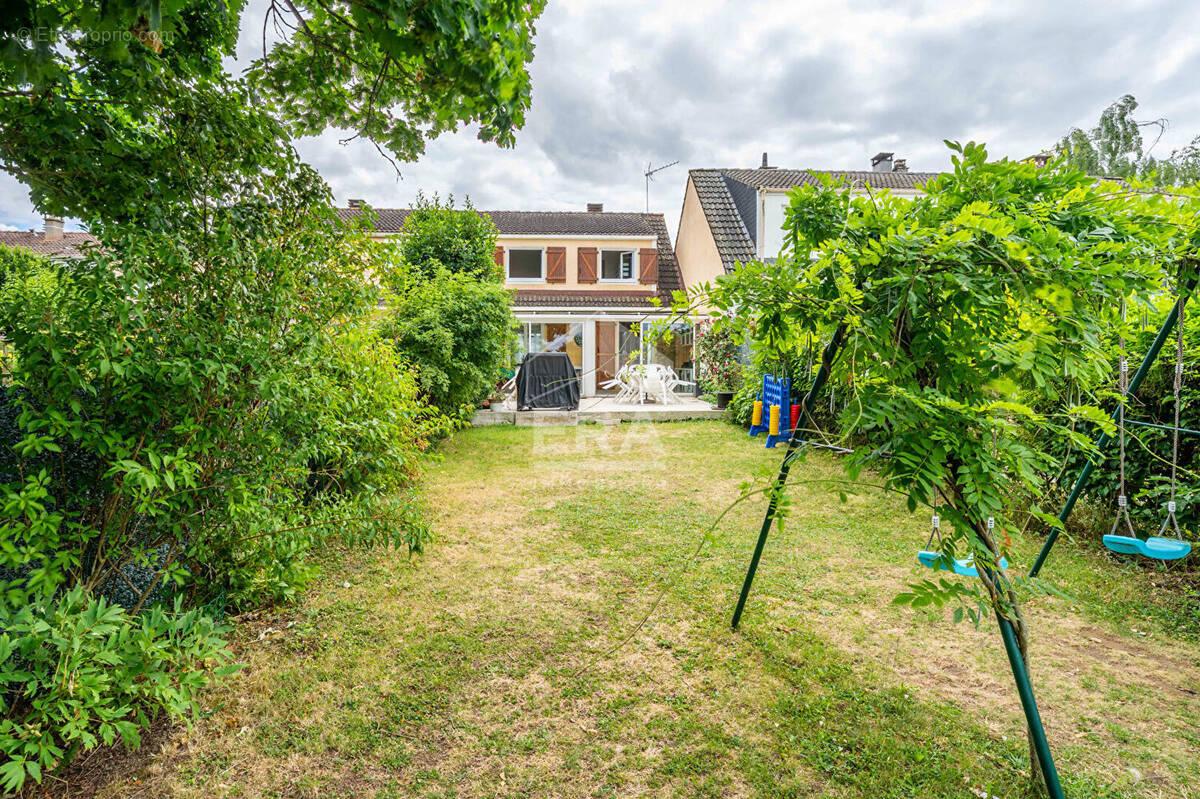 Maison à BALLANCOURT-SUR-ESSONNE