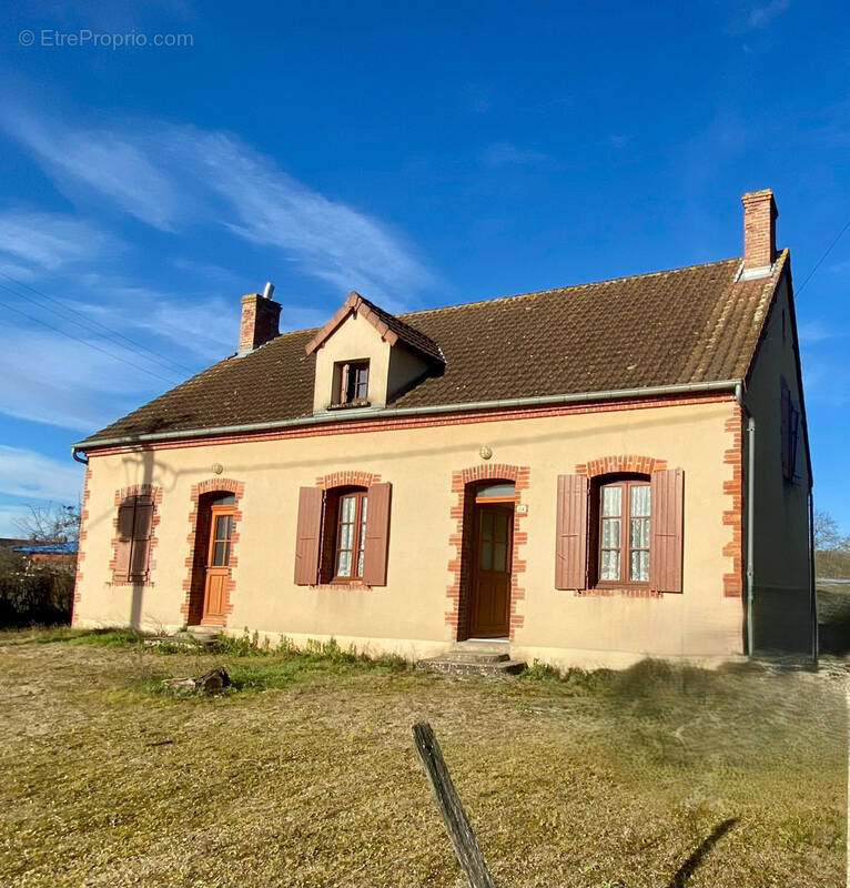 Maison à CHARRIN