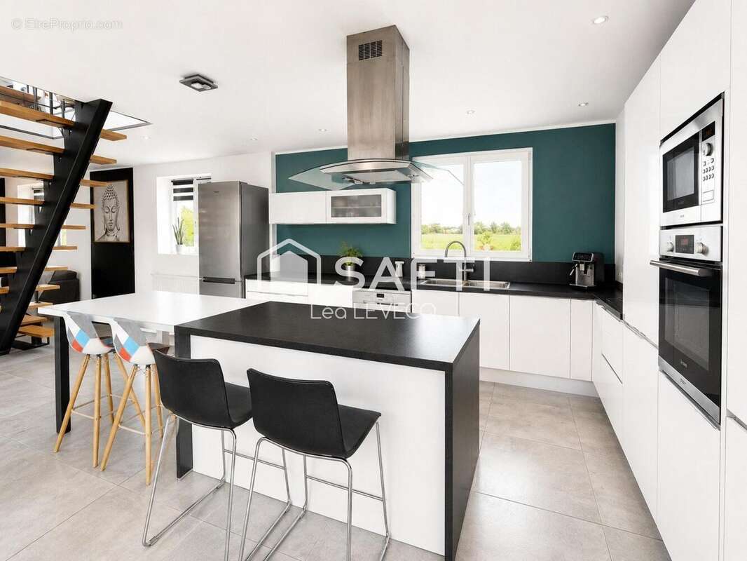 Maison 180 m² à Preux-Au-Bois  - photo 2