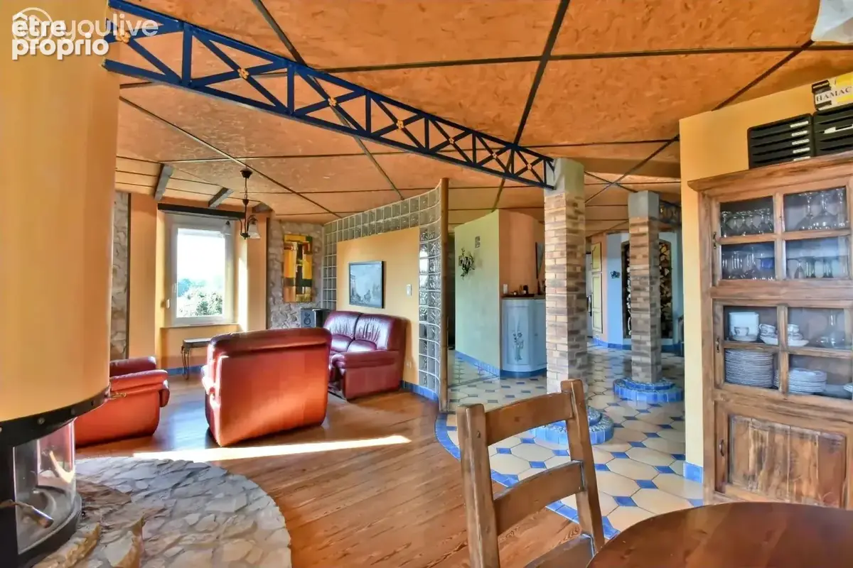 Propriété  de caractère plus de 300m² avec 1600m² de terrain - photo 5
