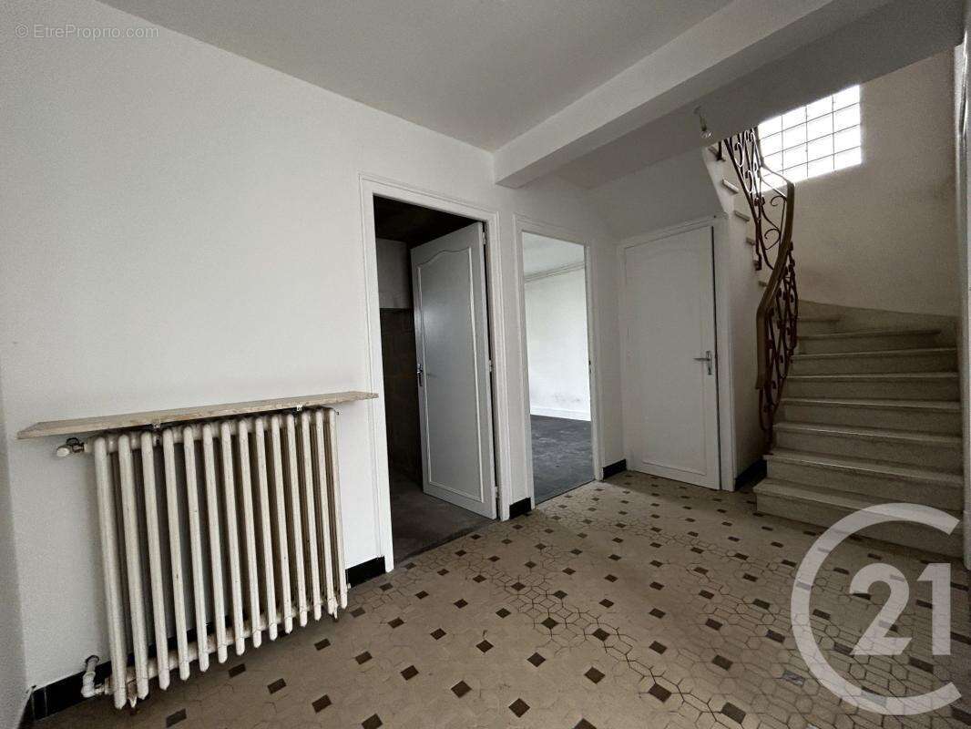 Maison à SAINT-JUNIEN