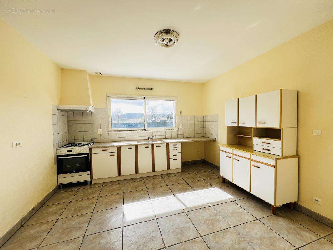 Maison à TERRASSON-LAVILLEDIEU