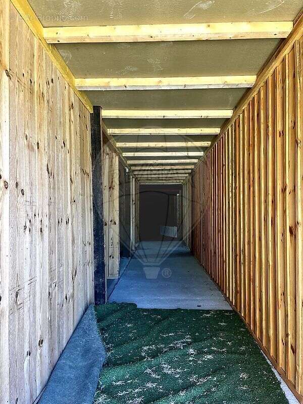 Parking à SAINT-PALAIS-SUR-MER