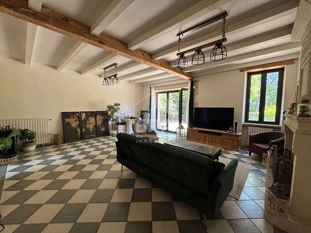 Maison à SAINT-GIRONS-D'AIGUEVIVES
