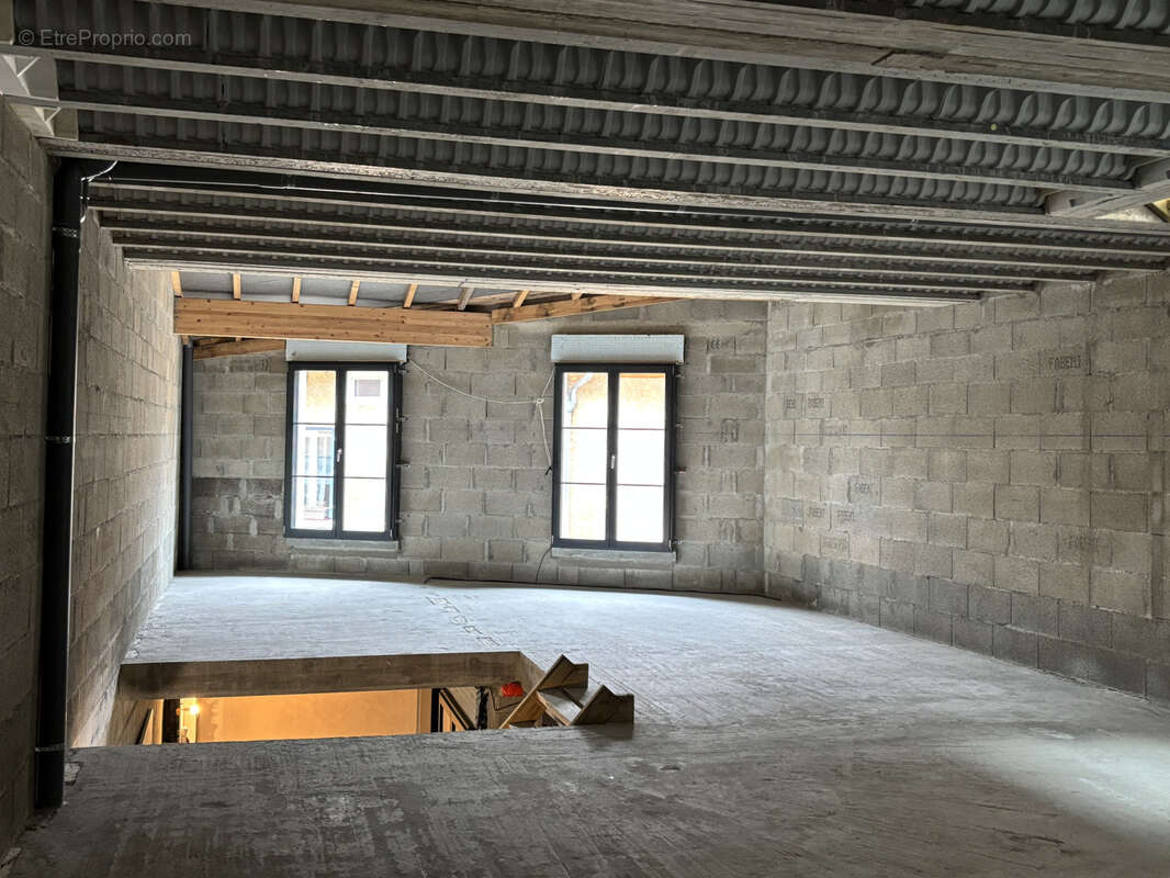 Maison à SAINT-GENIS-LAVAL