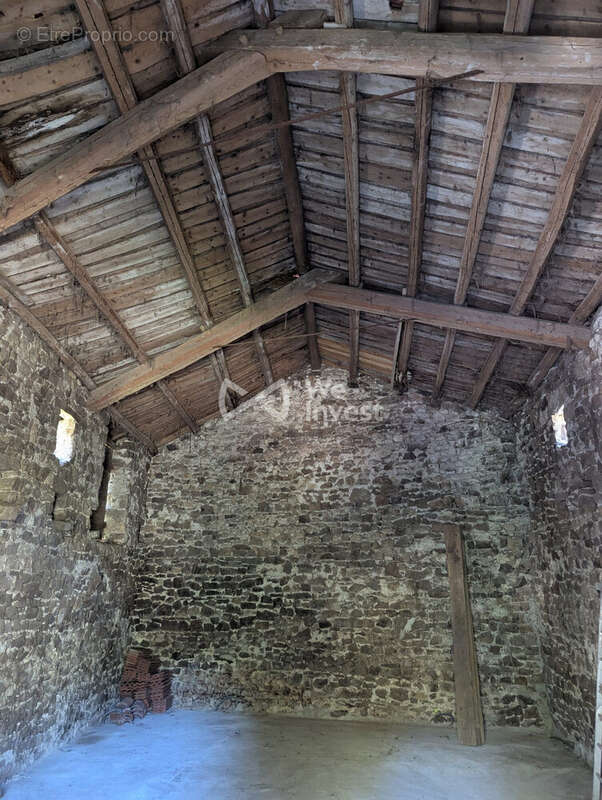 Maison à SAINT-JULIEN-VOCANCE