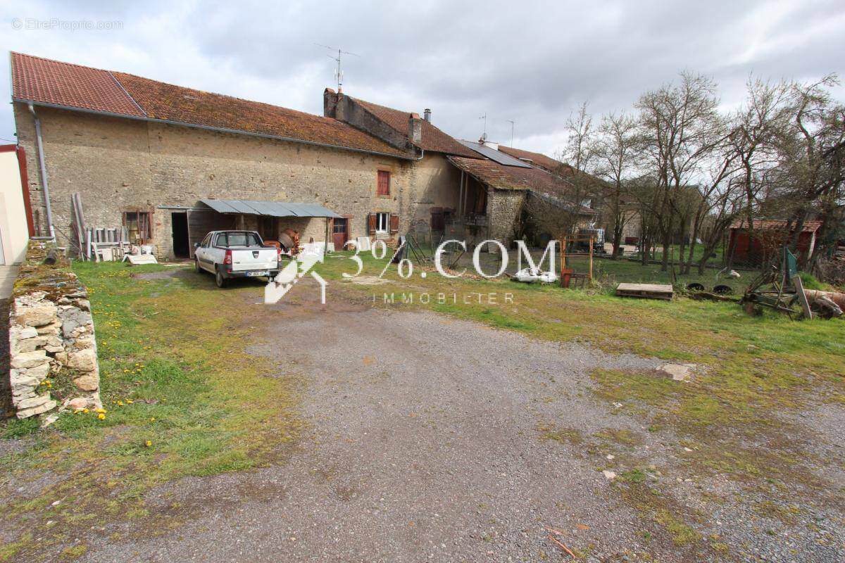 Maison à VAXAINVILLE