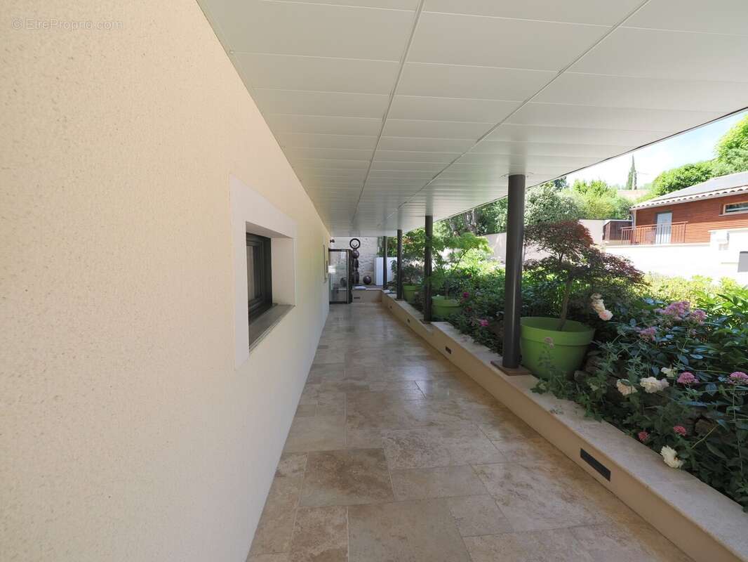 Commerce 1100 m² à Dieulefit  - photo 2