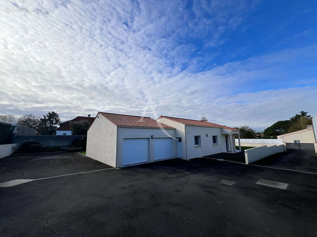 Maison à BEAULIEU-SOUS-LA-ROCHE