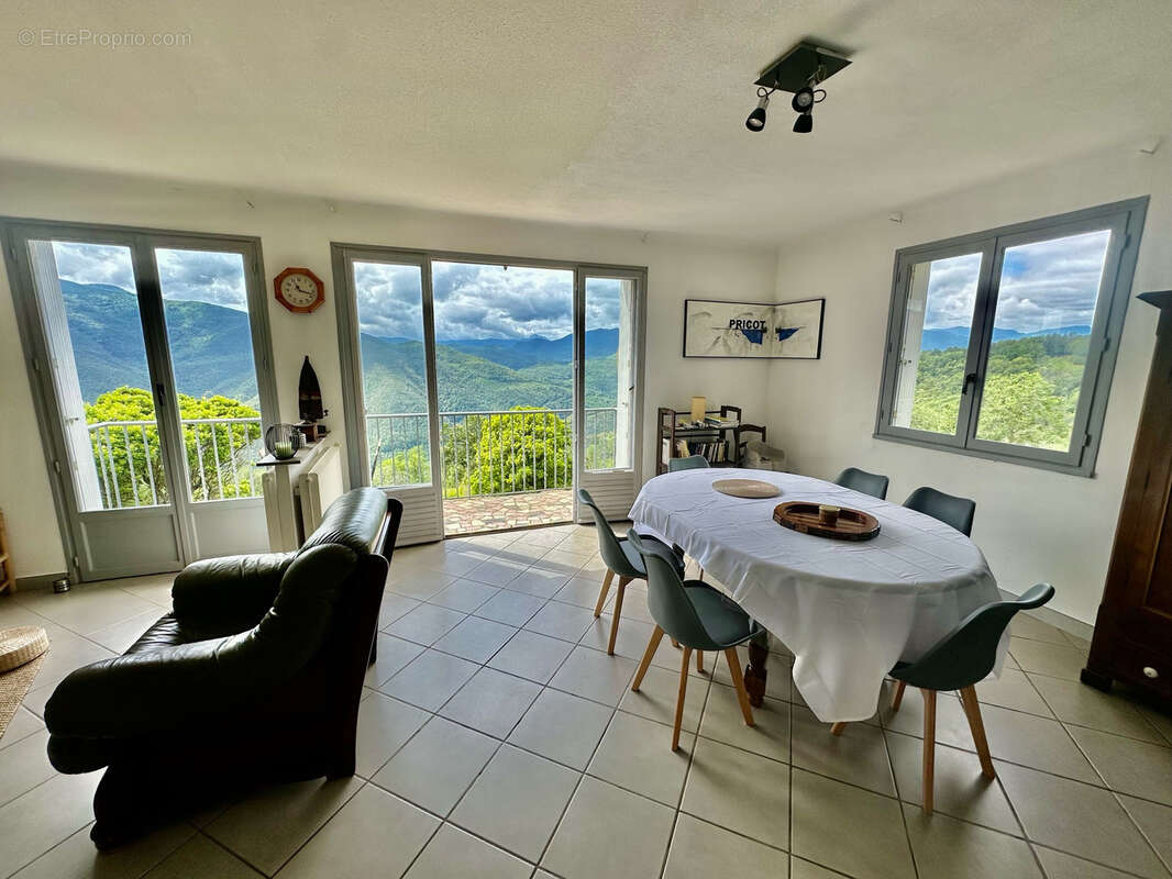 Maison à MONTFERRER