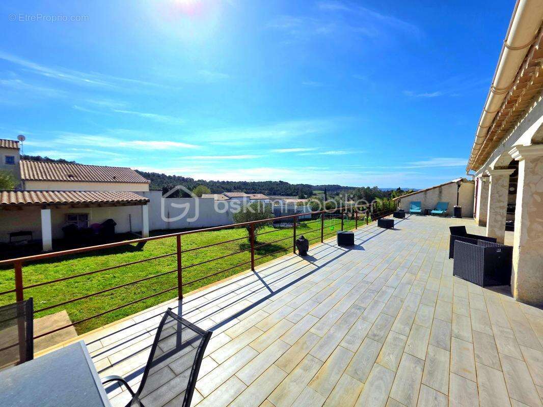 Mondragon / 2 villas / 390 m² habitable / piscine / terrain 7 500 m² - photo 3