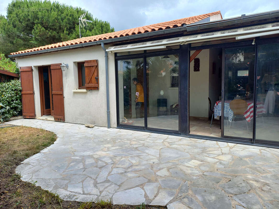 Maison 3 chambres avec terrasse et jardin clos - Résidence calme à faibles charges - photo 3
