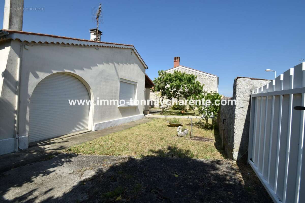 Maison à TONNAY-CHARENTE