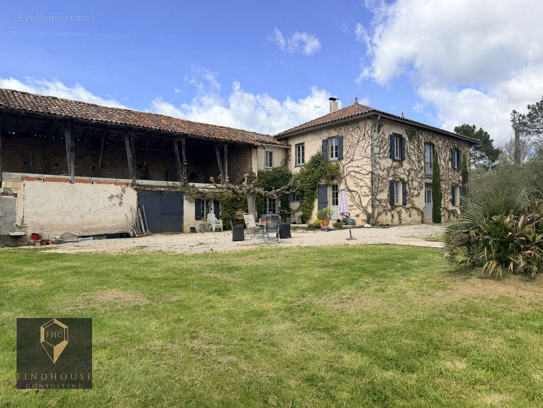 Propriété d’exception   vue panoramique pyrénées   11 hectares   sans vis-à-vis - photo 26