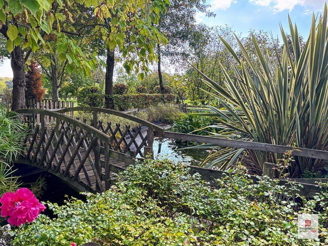Maison à LA CHAPELLE-D&#039;ALIGNE