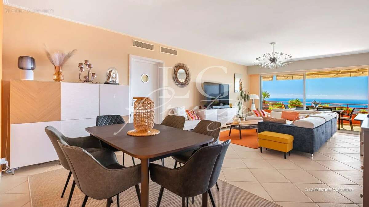Appartement à MANDELIEU-LA-NAPOULE