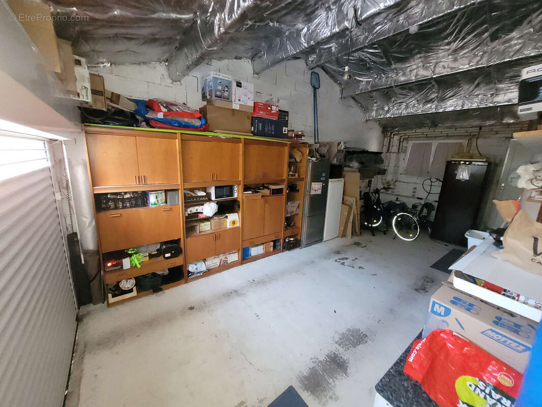 Salles d'Aude Villa T6 de 116 m2 de Plain-pied avec un garage de 30 m2, un atelier de 18 m2 et une piscine. - photo 18