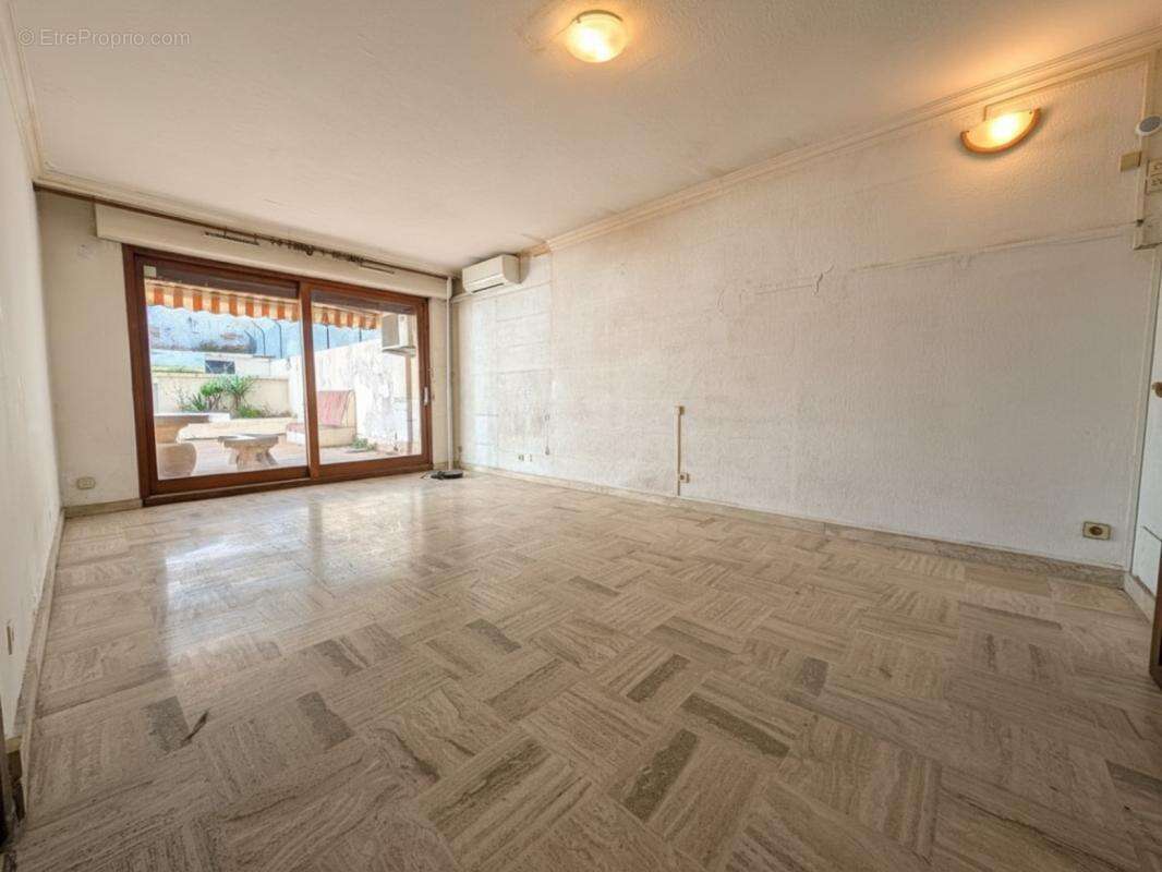 Appartement à MARSEILLE-5E
