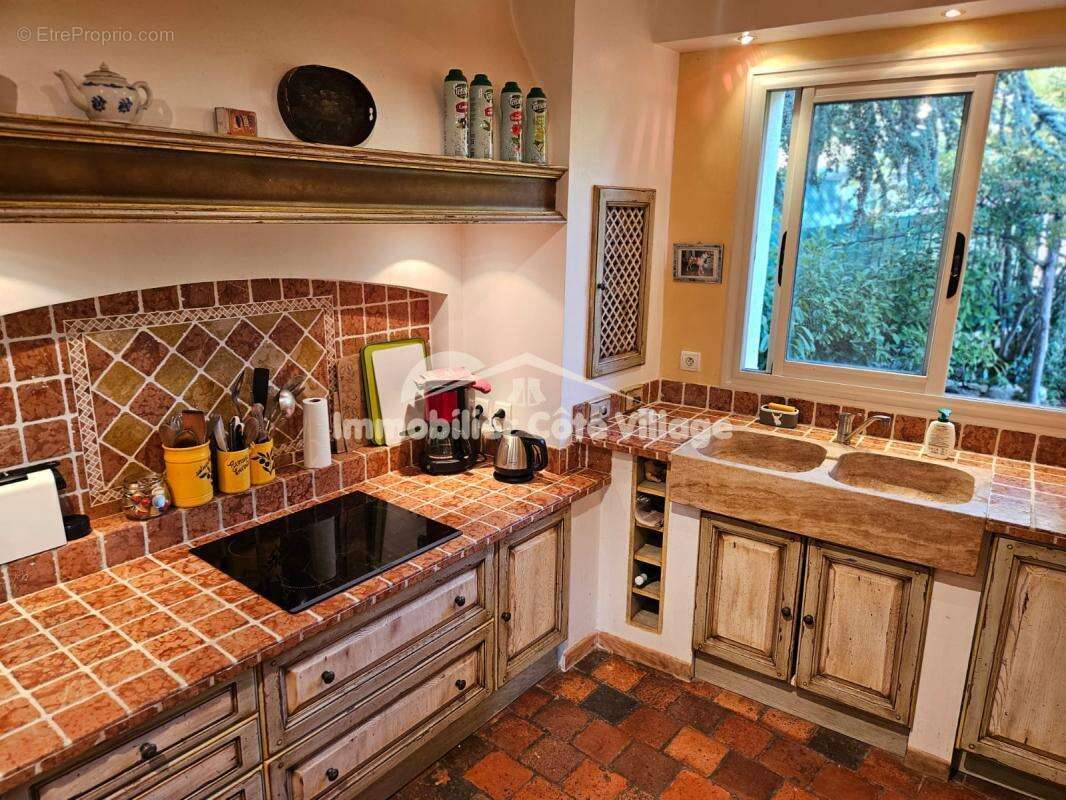 Maison à BERRE-LES-ALPES