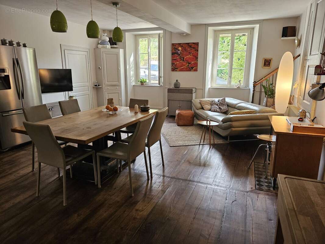 Maison à SAINT-LAURENT-SUR-GORRE