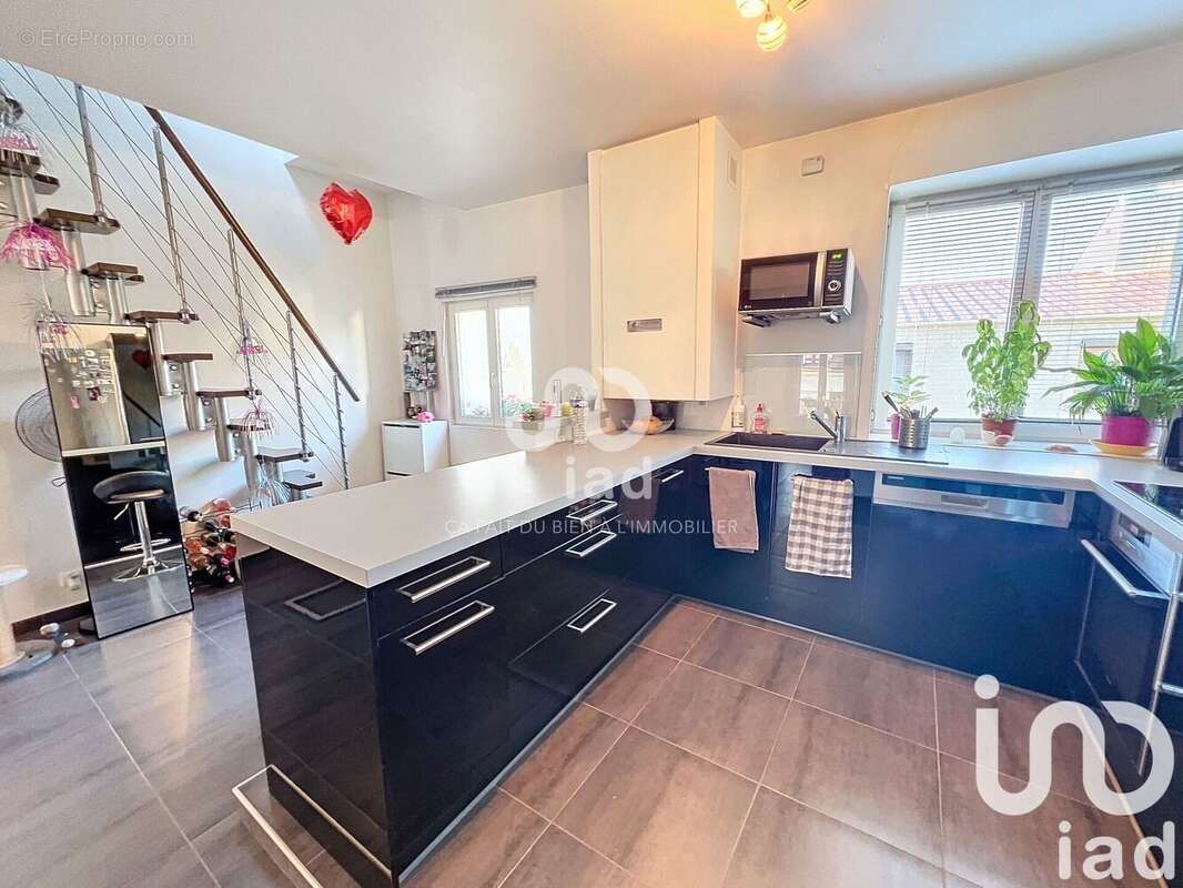 Photo 2 - Appartement à VAUJOURS