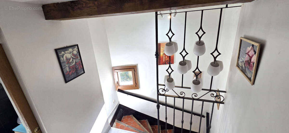 Appartement à COTIGNAC