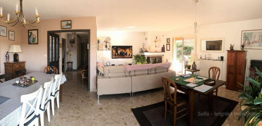 Beau pavillon et son jardin paysager - photo 3