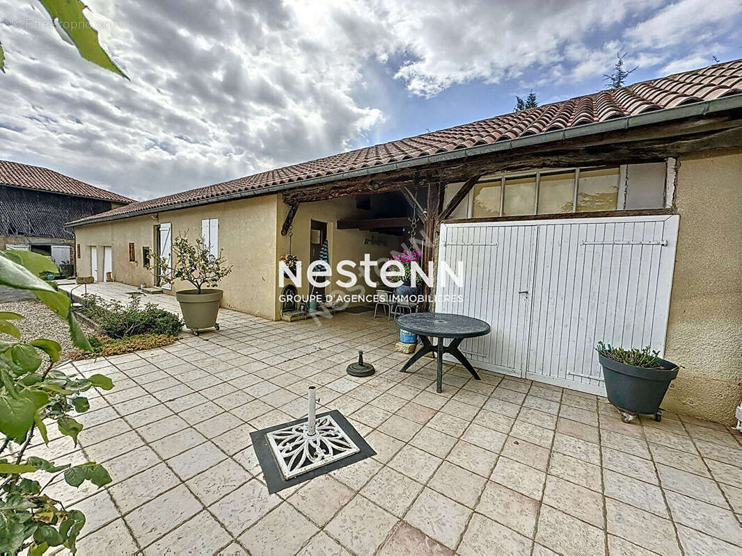 Maison à SEISSAN