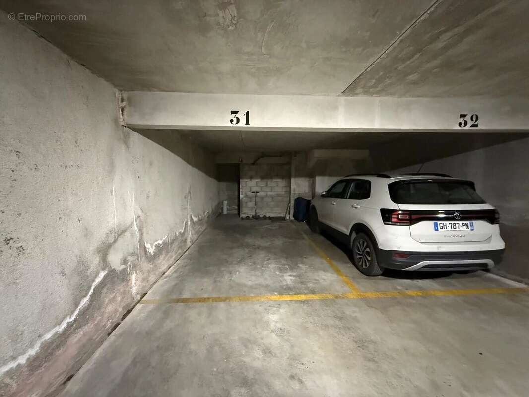 Parking à ANTIBES